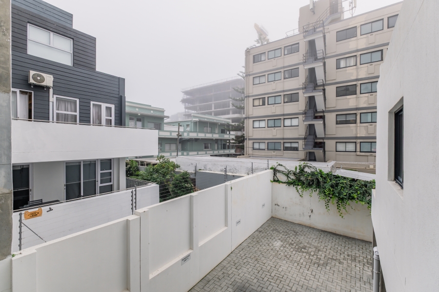 1 Bedroom Property for Sale in Sea Point Western Cape